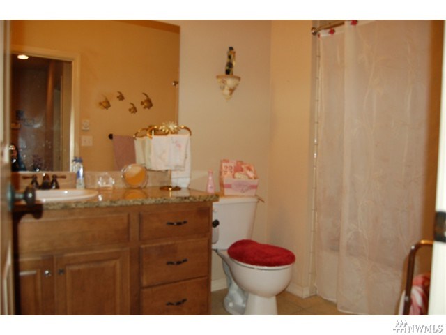 For Sale: 21900 SE 242nd St #B2 Maple Valley, WA 98038