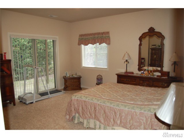 For Sale: 21900 SE 242nd St #B2 Maple Valley, WA 98038