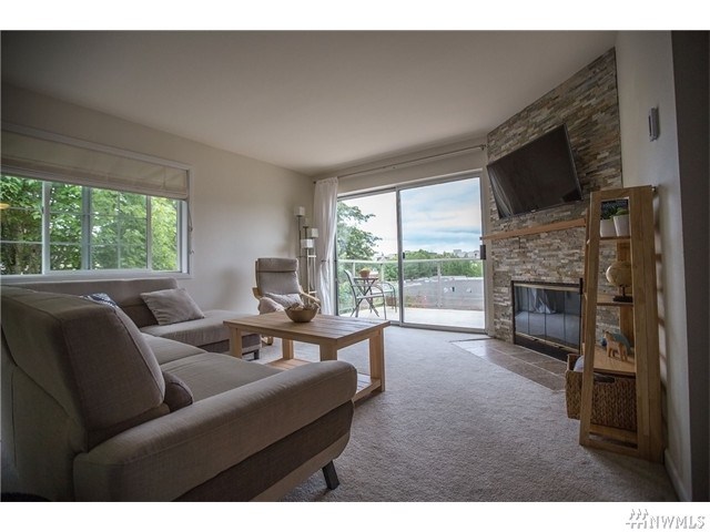 For Sale: 2760 76th Ave SE #305 Mercer Island, WA 98040