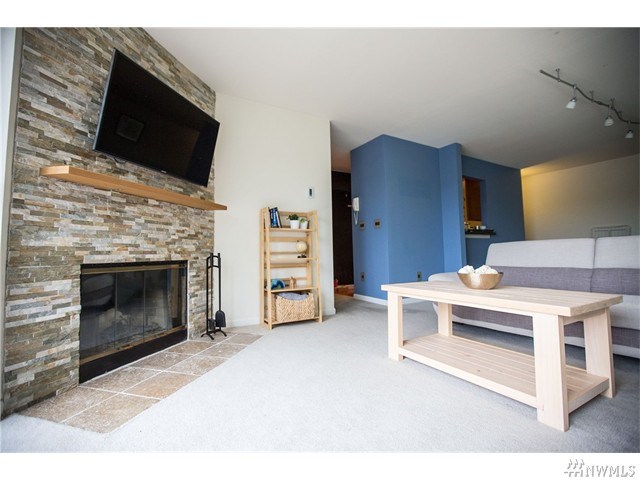 For Sale: 2760 76th Ave SE #305 Mercer Island, WA 98040