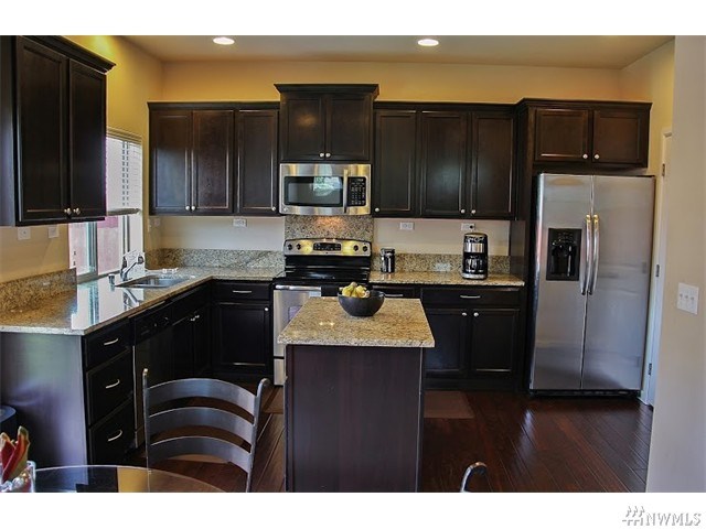 For Sale: 276 6th Ave SW Pacific, WA 98047