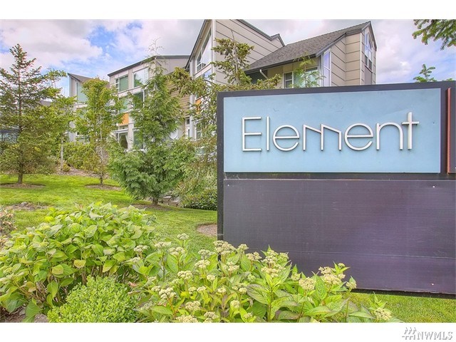 For Sale: 15107 NE 81st Way #105 Redmond, WA 98052