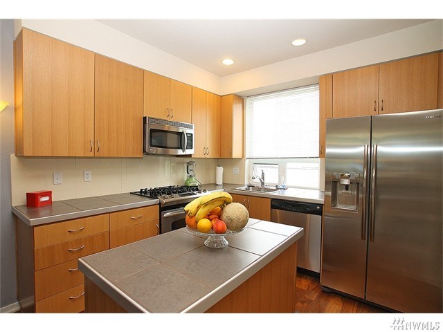 For Sale: 15107 NE 81st Way #105 Redmond, WA 98052