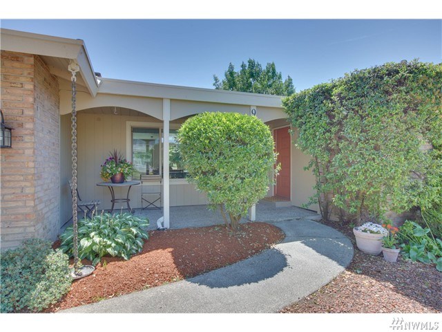 For Sale: 921 S 29th Ct Renton, WA 98055
