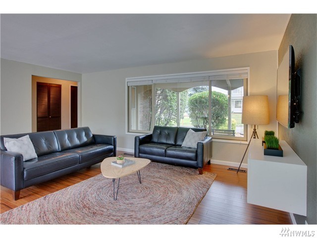 For Sale: 921 S 29th Ct Renton, WA 98055