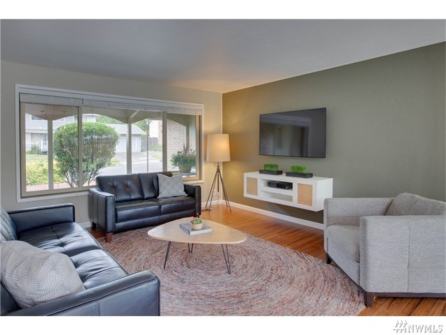 For Sale: 921 S 29th Ct Renton, WA 98055