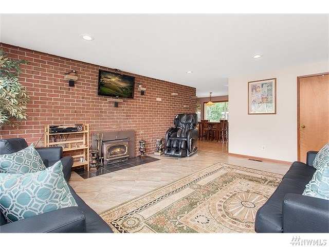 For Sale: 18821 SE 214th St Renton, WA 98058