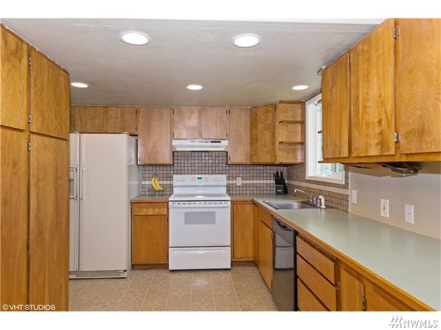 For Sale: 11668 SE 164 St Renton, WA 98058