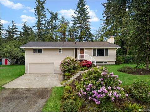 908 Anacortes Ave NE