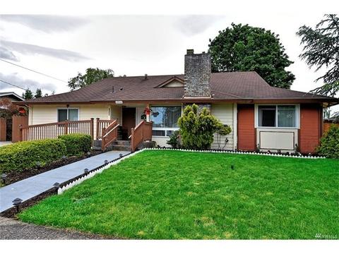 908 Anacortes Ave NE