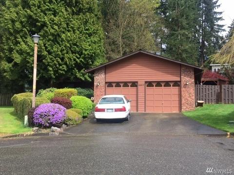 908 Anacortes Ave NE