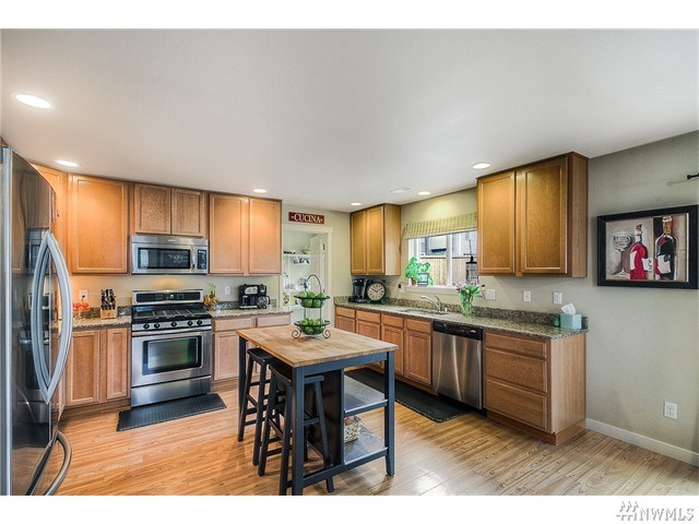For Sale: 6605 Salmon Berry Ct SE Snoqualmie, WA 98065