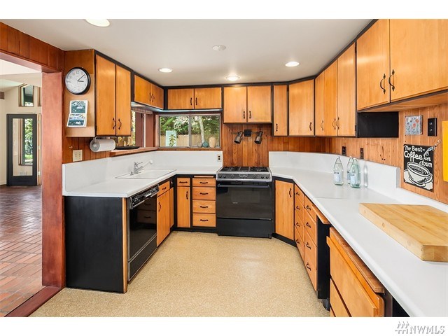 For Sale: 13127 SW Tahlequah Rd Vashon, WA 98070