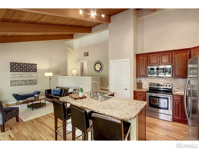 For Sale: 3332 Sahalee Dr W Sammamish, WA 98074