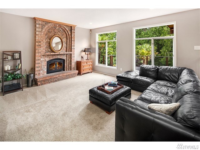 For Sale: 24044 NE 29th St Sammamish, WA 98074