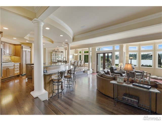 For Sale: 3671 E Sammamish Pkwy NE Sammamish, WA 98074