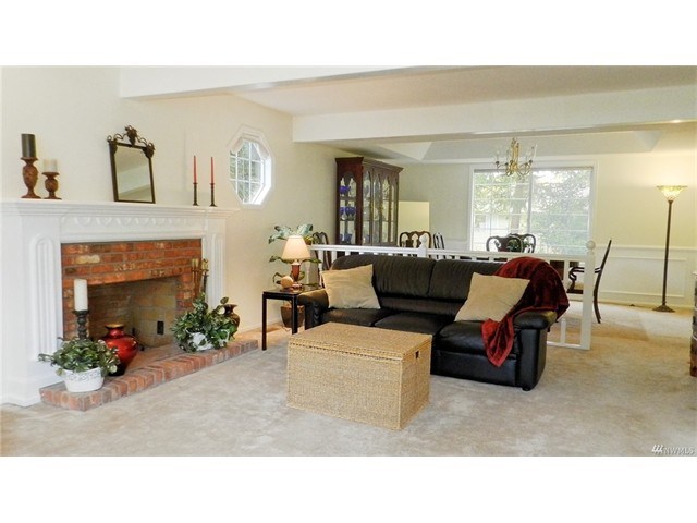 2114 220th Pl NE