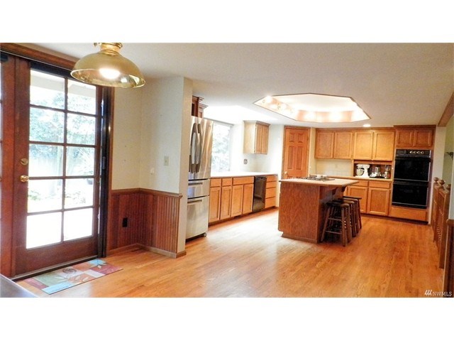 2114 220th Pl NE