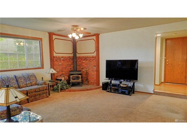 2114 220th Pl NE