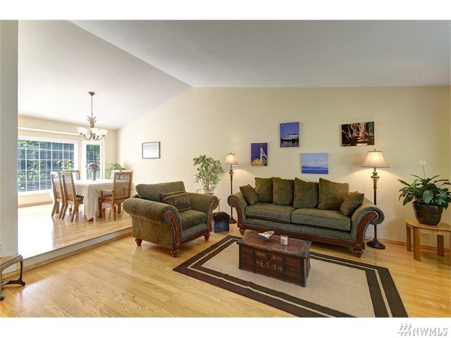 For Sale: 21211 SE 29th St Sammamish, WA 98075