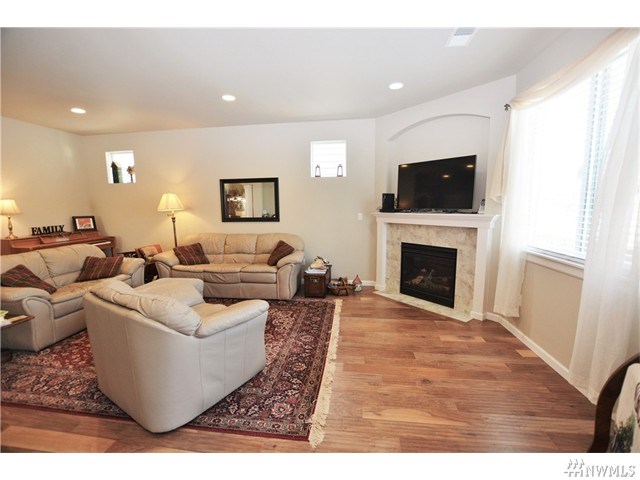 For Sale: 5518 Charlotte Ave SE Auburn, WA 98092