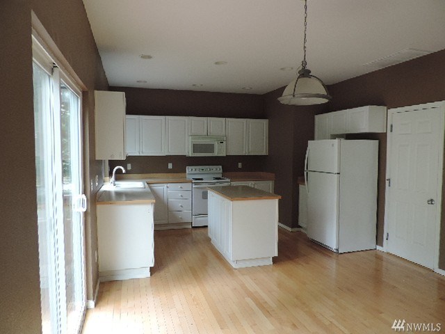 For Sale: 2135 62nd Pl SE Auburn, WA 98092