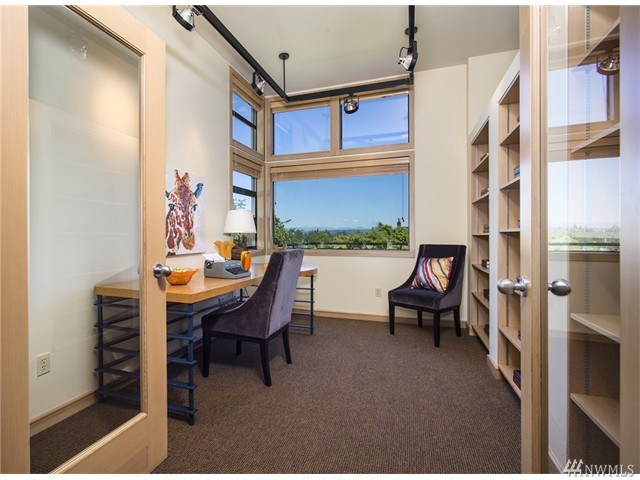 For Sale: 2637 11th Ave E Seattle, WA 98102