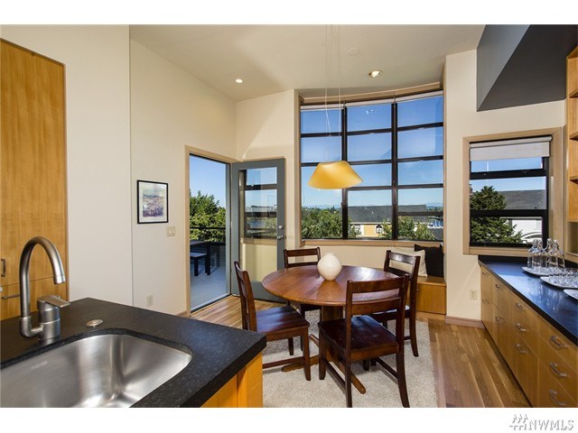 For Sale: 2637 11th Ave E Seattle, WA 98102