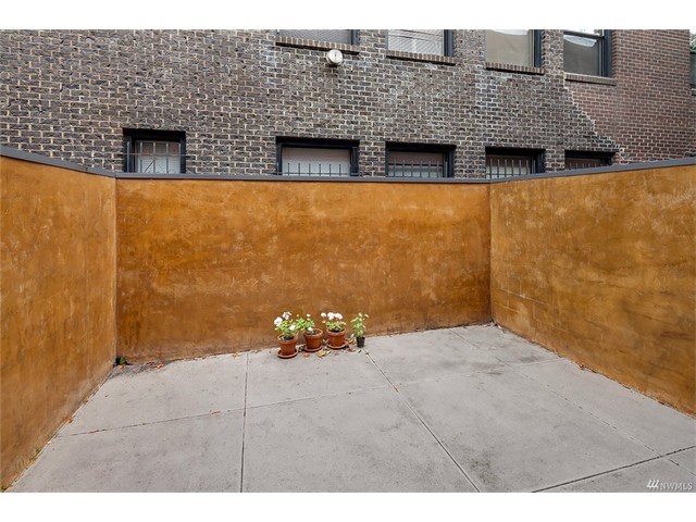 752 Bellevue Ave E #104
