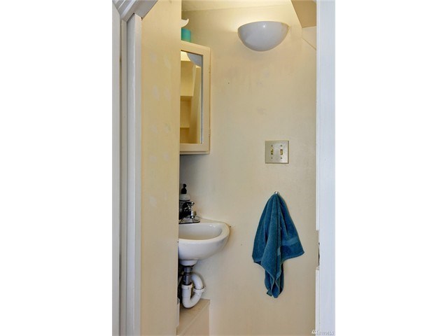 812 NW 49th St