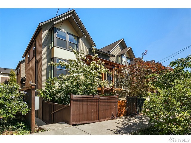 For Sale: 3636 Palatine Ave N #APT B Seattle, WA 98103