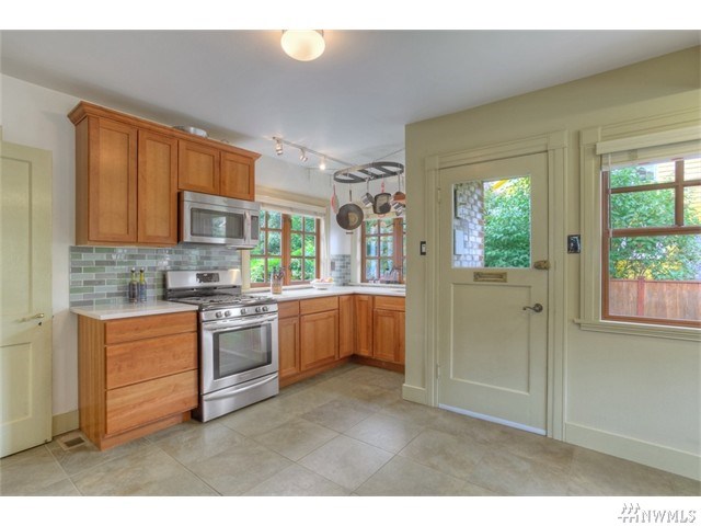 4303 Wallingford Ave N Seattle, WA 98103