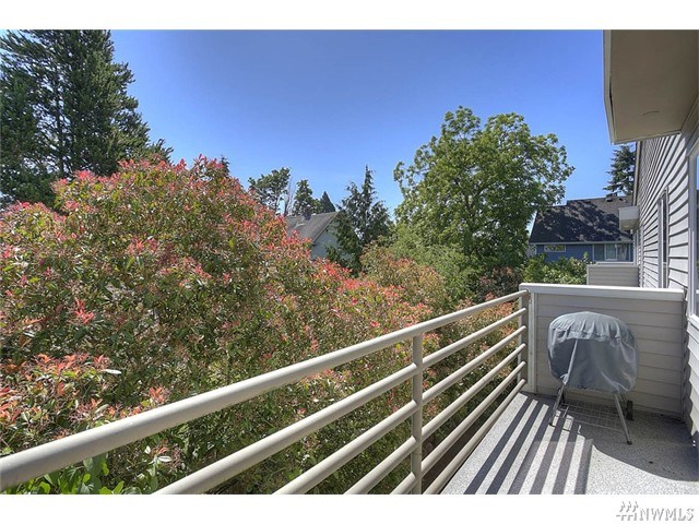 For Sale: 8812 Stone Ave N #302 Seattle, WA 98103