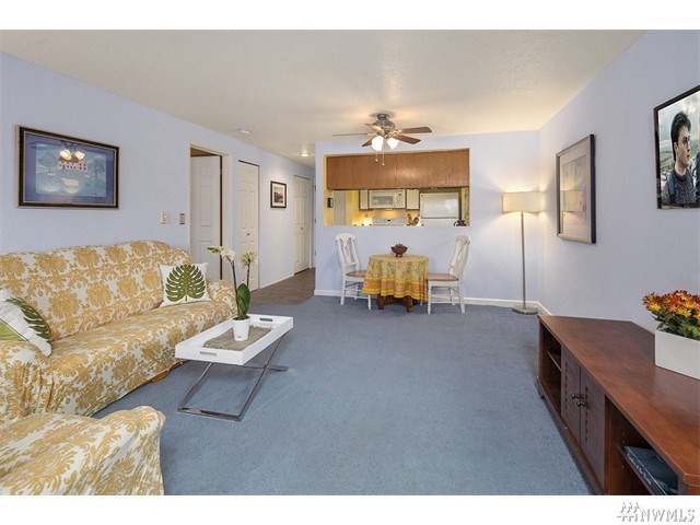 For Sale: 5901 Phinney Ave N #202 Seattle, WA 98103