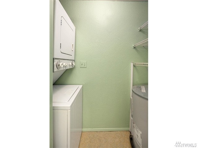 For Sale: 5901 Phinney Ave N #202 Seattle, WA 98103