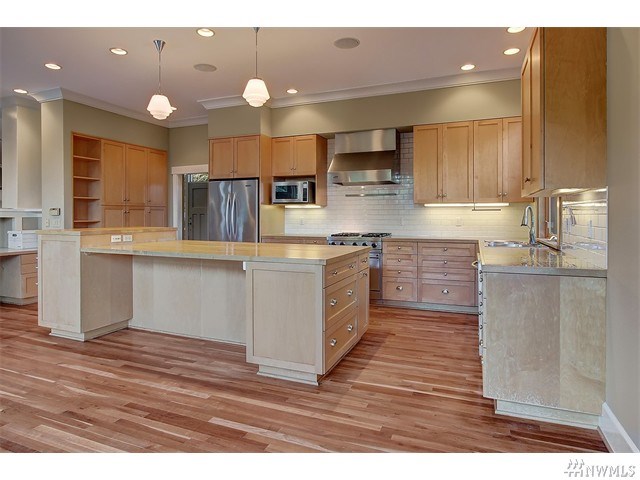 For Sale: 1015 N 42nd St Seattle, WA 98103