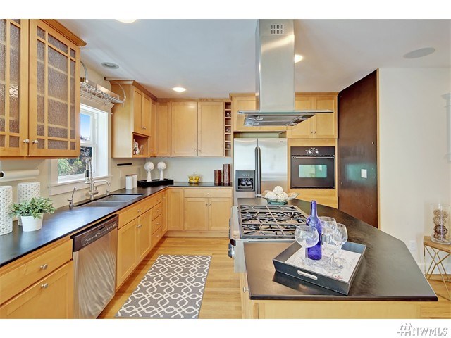 For Sale: 3928 19th Ave SW Seattle, WA 98106