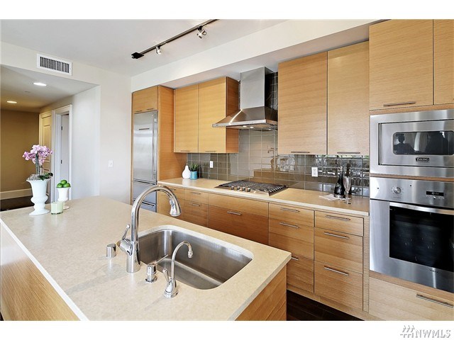For Sale: 1 Ward St #11 Seattle, WA 98109