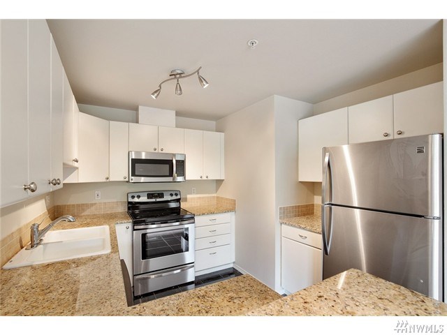 For Sale: 323 Queen Anne Ave N #413 Seattle, WA 98109