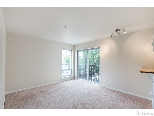 For Sale: 323 Queen Anne Ave N #413 Seattle, WA 98109