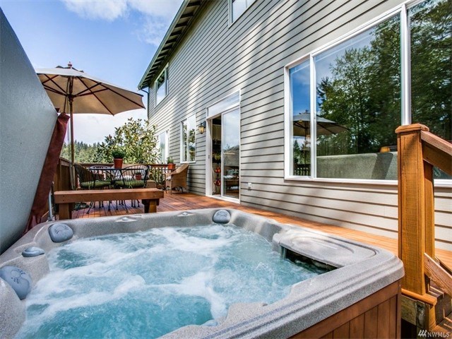 244 Parfitt Way SW