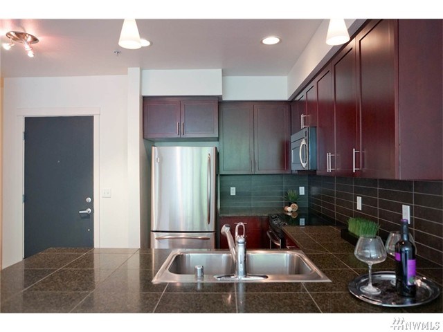 For Sale: 180 Harbor Square Loop NE #B117 Bainbridge Island, WA 98110