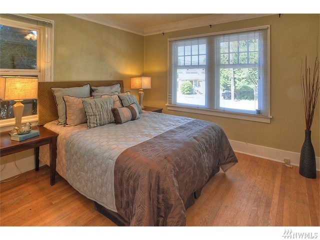 For Sale: 7032 15th Ave NE Seattle, WA 98115