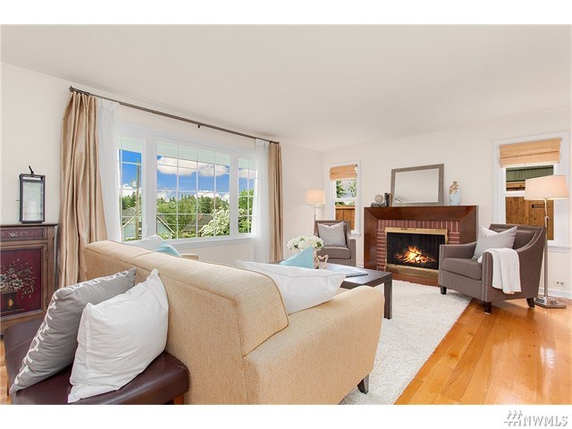 For Sale: 7527 Ravenna Ave NE Seattle, WA 98115