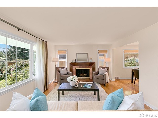 For Sale: 7527 Ravenna Ave NE Seattle, WA 98115