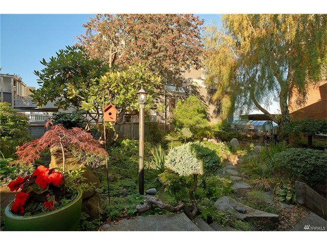3129 Alki Ave SW