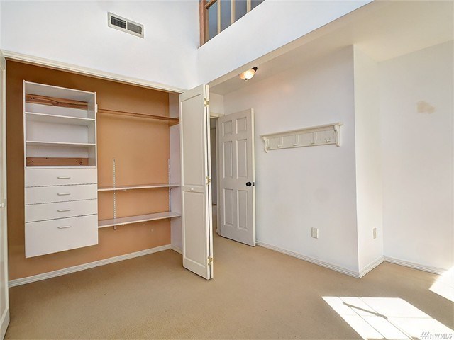 309 W Kinnear