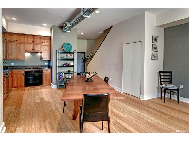 615 E Pike St #406