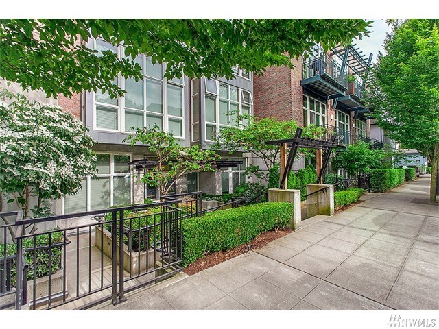 For Sale: 1812 19th Ave #216 Seattle, WA 98122