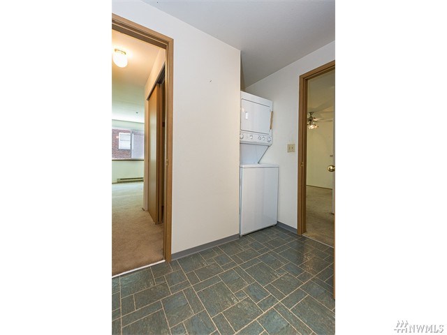 For Sale: 1616 Summit Ave #204 Seattle, WA 98122